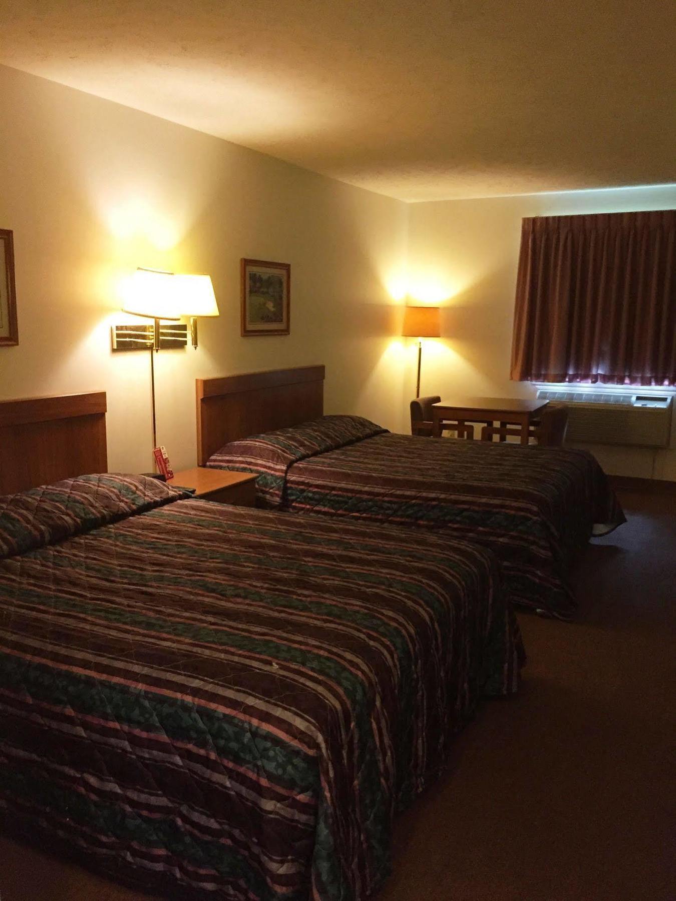 Coronado Motel & Rv Park Lindsborg Exterior photo