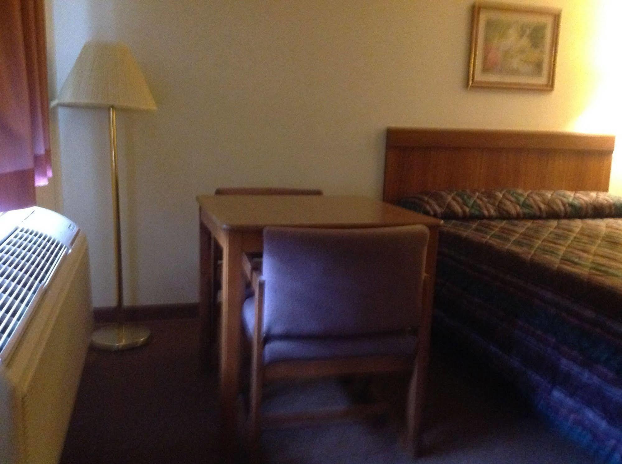 Coronado Motel & Rv Park Lindsborg Exterior photo