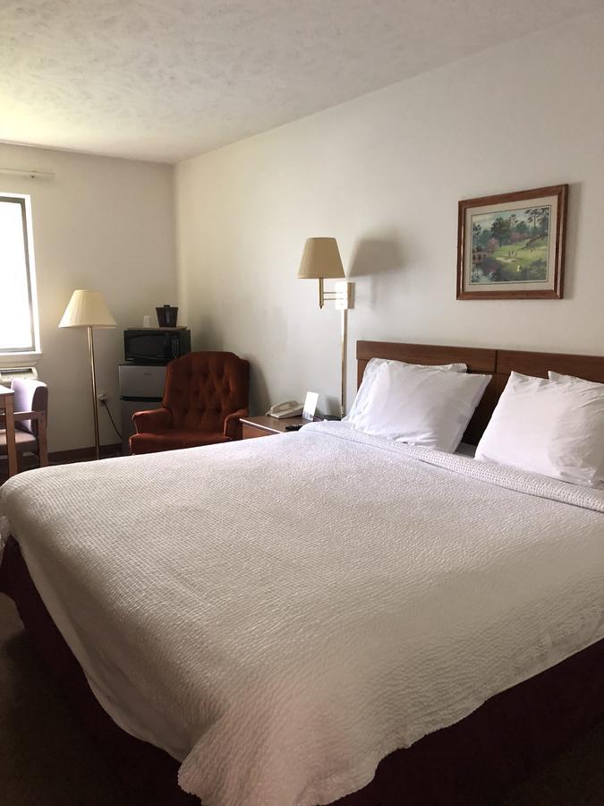 Coronado Motel & Rv Park Lindsborg Exterior photo